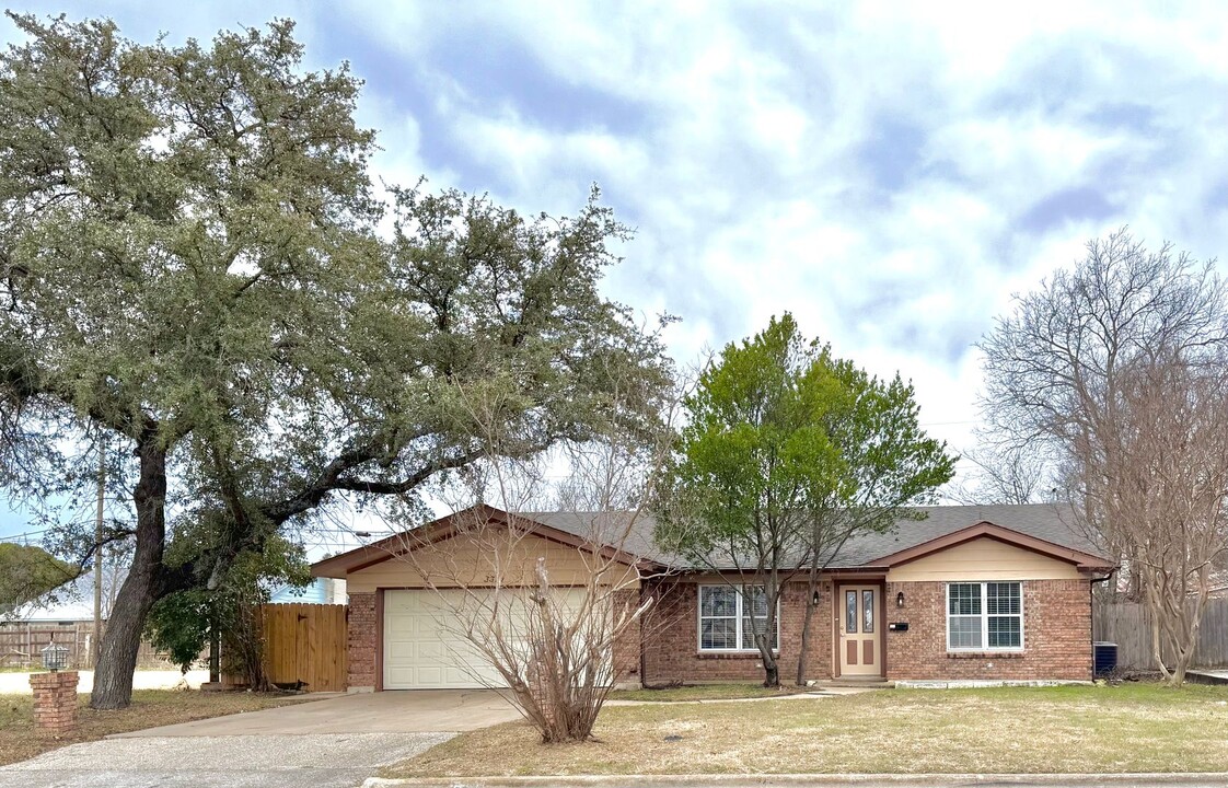 3310 Lake Rd in Killeen, TX - Building Photo