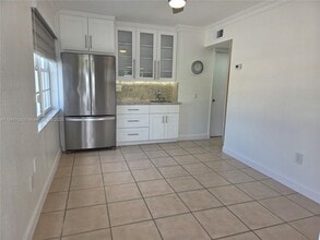 5451 E 2nd Ave in Hialeah, FL - Building Photo - Building Photo