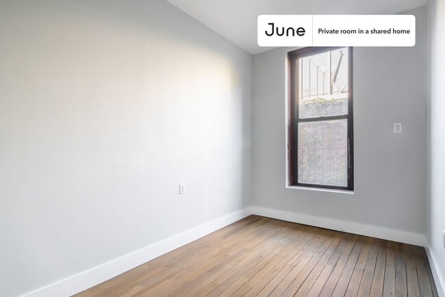 Private bedroom in 4 bed/2 bath Home in New York, NY - Building Photo - Building Photo