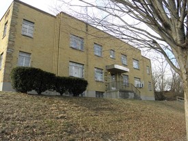 907 Wheatley Ave in Dayton, OH - Building Photo
