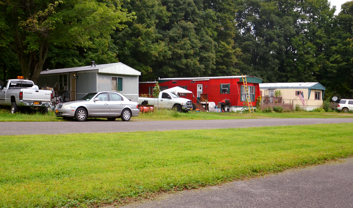 307 Rathburn Rd in Fulton, NY - Foto de edificio