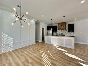 2444 Carmel St in Houston, TX - Foto de edificio - Building Photo