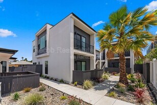 5256 Adams Ave in San Diego, CA - Building Photo