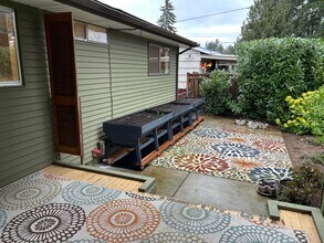 16810 NE Couch Ct in Portland, OR - Building Photo - Building Photo