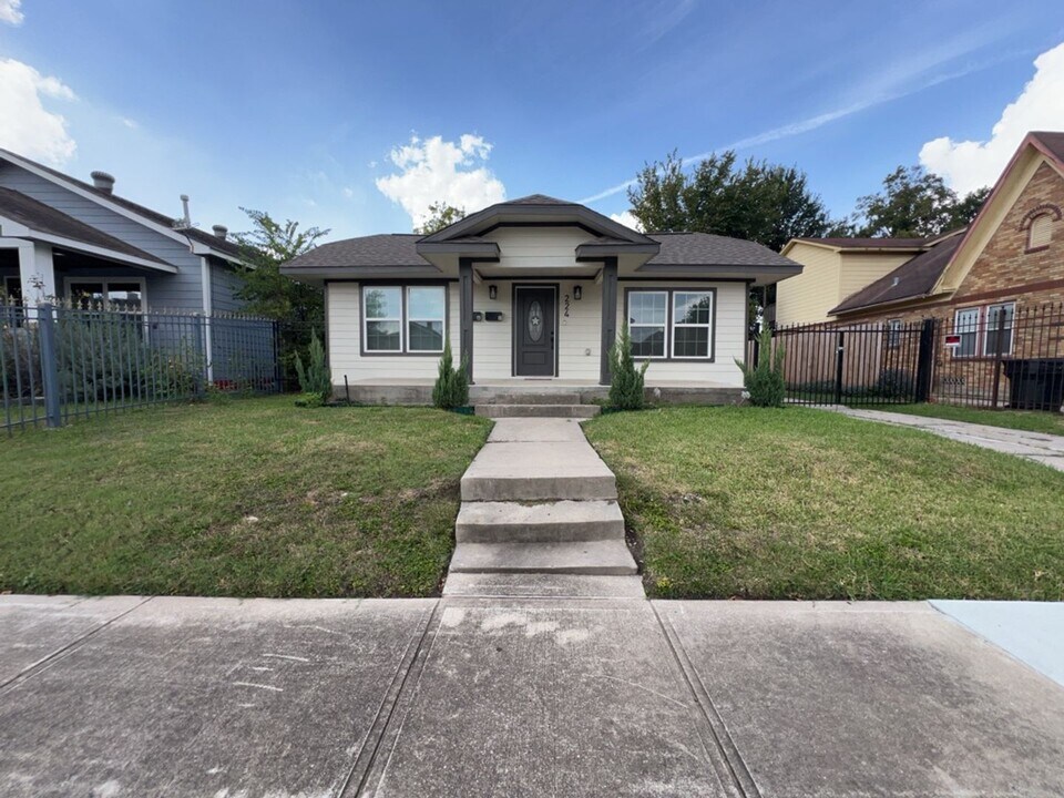 224 Everton St in Houston, TX - Building Photo