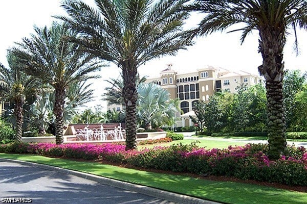 property at 580 El Camino Real