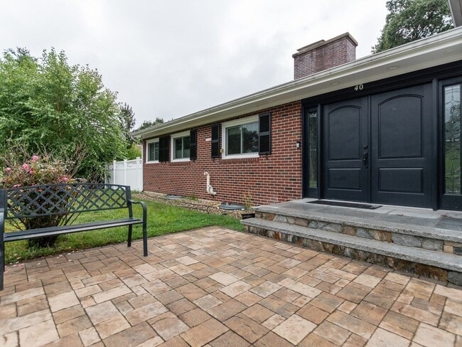 40 Lantern Rd in Belmont, MA - Building Photo - Building Photo