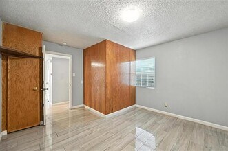 2108 Chatham Square Ct in Dallas, TX - Building Photo - Building Photo