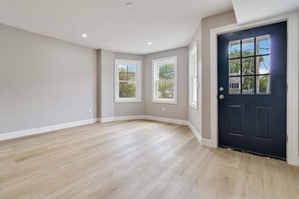 192 Main St in Medway, MA - Building Photo - Building Photo