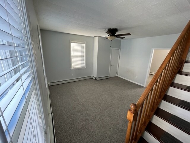 388 Snell St, Unit Second Floor in Fall River, MA - Building Photo