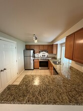 9822 NE 122nd St in Kirkland, WA - Building Photo - Building Photo