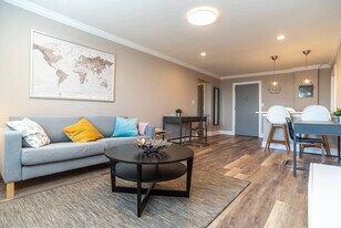 215 Piedmont Ave NE in Atlanta, GA - Building Photo