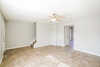 675 Legacy Dr in Smyrna, TN - Foto de edificio - Building Photo