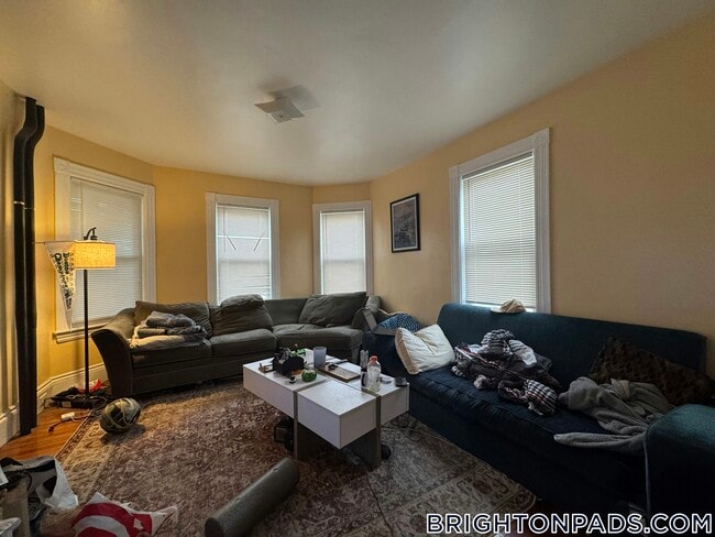 225 Parsons St in Boston, MA - Foto de edificio - Building Photo