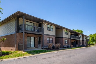 Amalie Meadows Apartments in Madison, TN - Foto de edificio - Building Photo