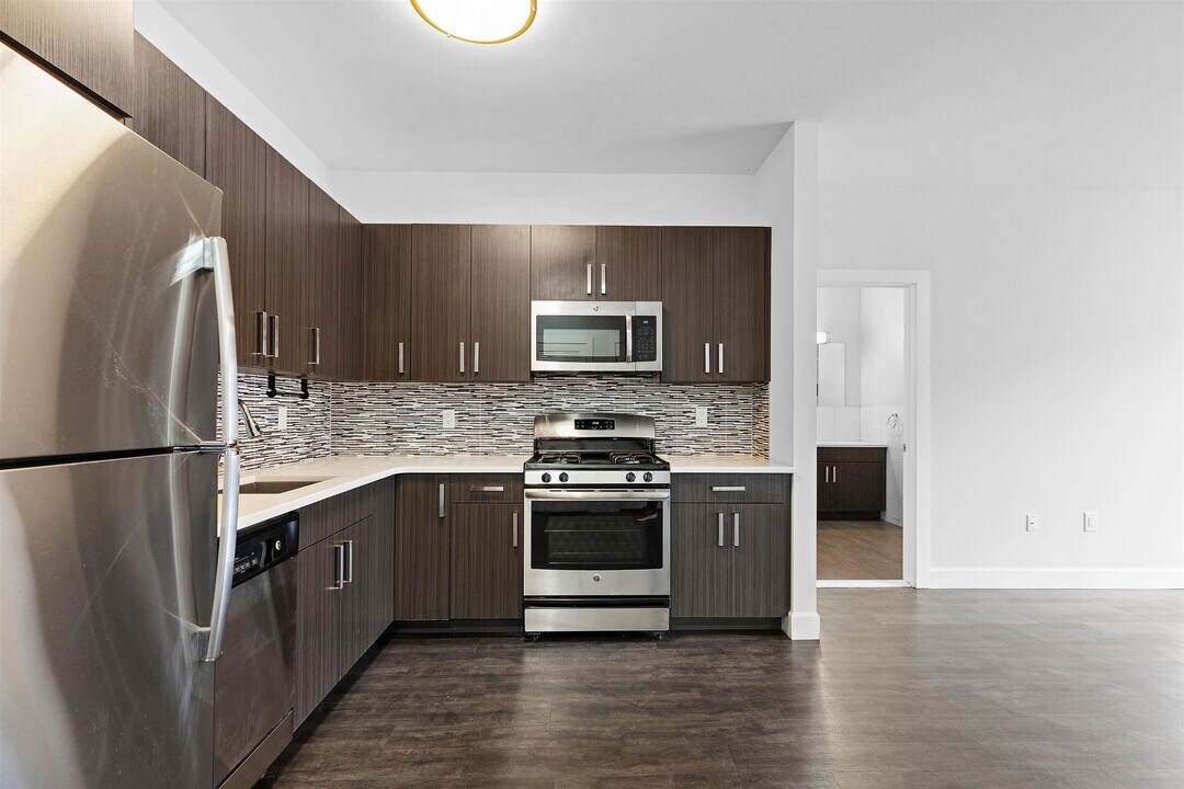 510 45th St in Union City, NJ - Building Photo
