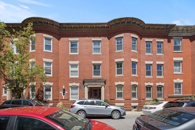 15 Grovenor Rd, Unit 3 in Boston, MA - Building Photo - Building Photo