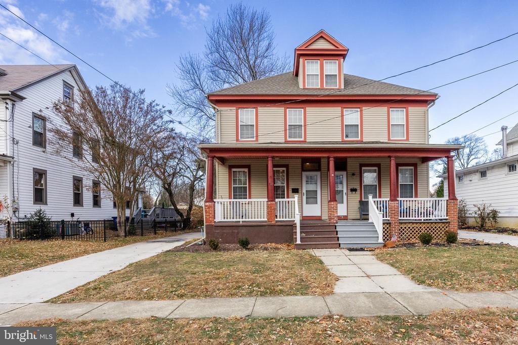 109 W Central Ave in Moorestown, NJ - Building Photo