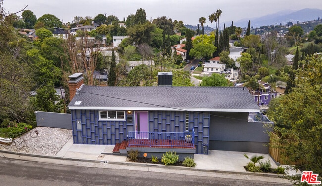 1125 Oban Dr in Los Angeles, CA - Building Photo - Building Photo