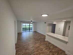 209 Foxtail Dr in Greenacres, FL - Building Photo - Building Photo