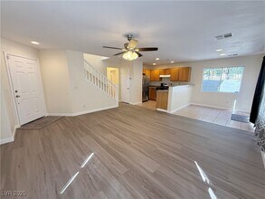 1072 Valetta Flat Ave in Las Vegas, NV - Building Photo - Building Photo