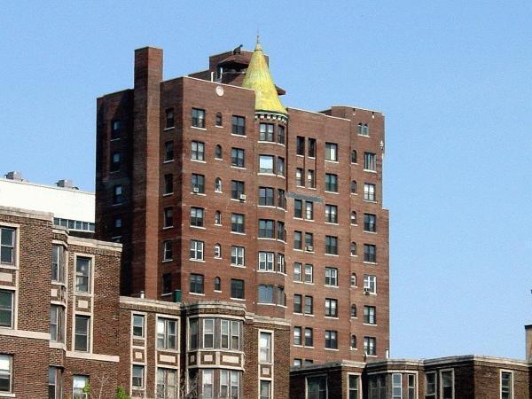 Detroit Towers in Detroit, MI - Building Photo