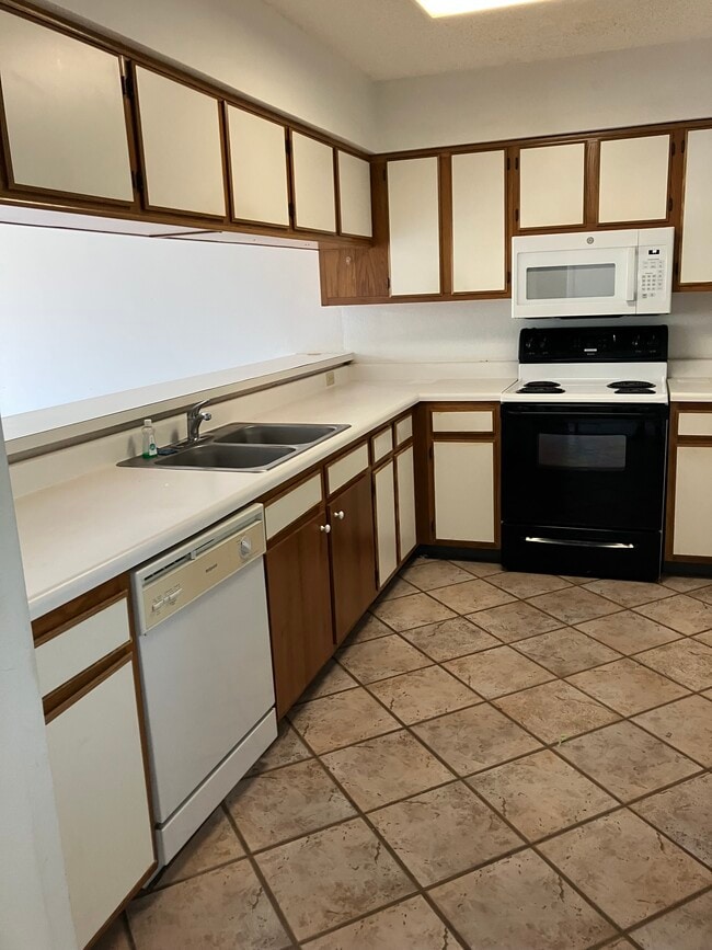 3930 S Roosevelt Blvd, Unit N303 in Key West, FL - Building Photo - Building Photo