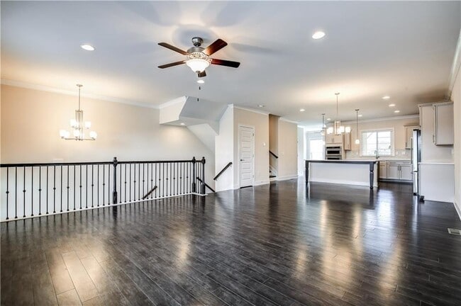 property at 827 Stone Ridge Ln NE