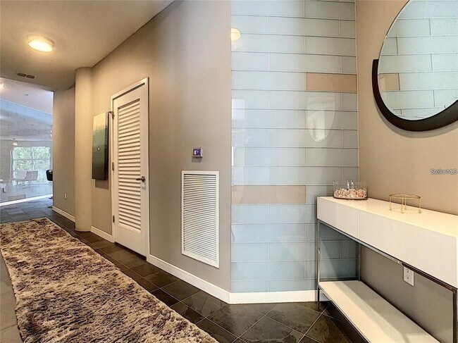 1 S Eola Dr in Orlando, FL - Building Photo - Building Photo