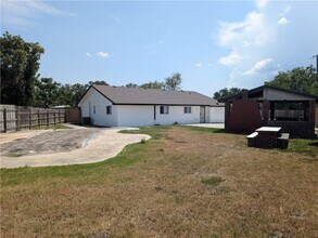 5201 Hitching Post Ln in Corpus Christi, TX - Building Photo - Building Photo