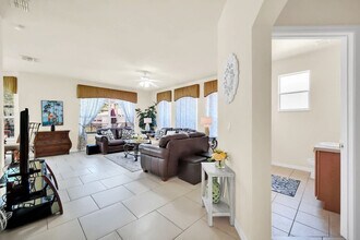 1301 Cypress Pointe Blvd in Davenport, FL - Building Photo - Building Photo