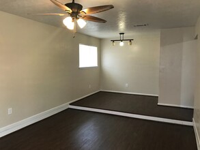 418 University Oaks Blvd in College Station, TX - Building Photo - Building Photo