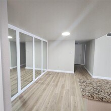 14777 Wunderlich Dr in Houston, TX - Foto de edificio - Building Photo
