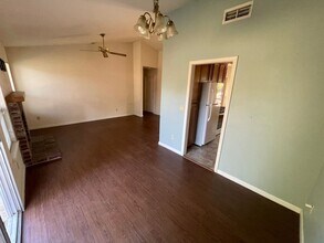 604 Hovey Way in Roseville, CA - Building Photo - Building Photo