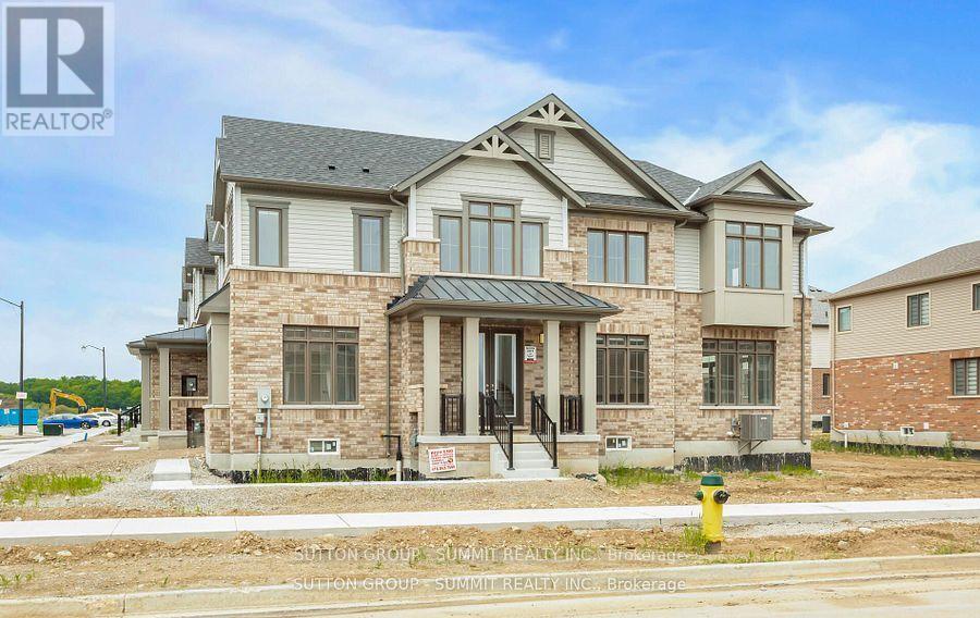 250 Newman Dr in Cambridge, ON - Building Photo