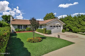 29249 Hillrise Dr in Agoura Hills, CA - Building Photo - Building Photo