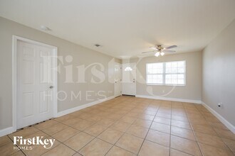 2326 Barcelona Ave in Ft. Myers, FL - Foto de edificio - Building Photo