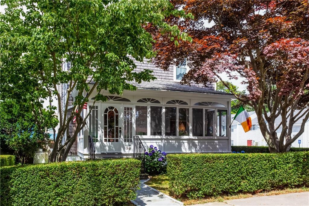 22 Bateman Ave in Newport, RI - Building Photo