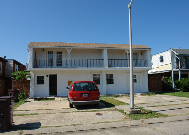 3517 Martinique Ave in Kenner, LA - Foto de edificio - Building Photo