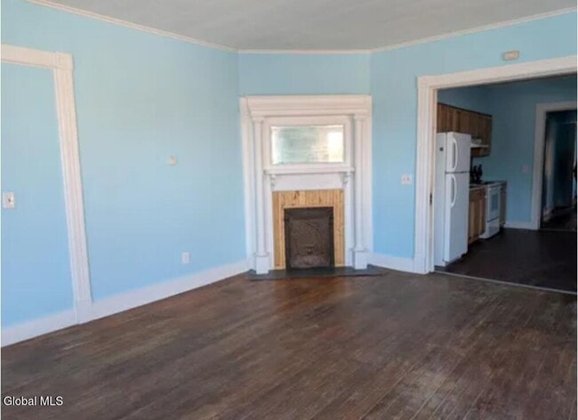 155 Champlain Ave-Unit -Apt 2 in Ticonderoga, NY - Building Photo - Building Photo