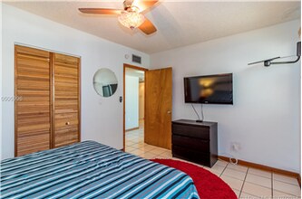 1390 Ocean Dr-Unit -404 in Miami Beach, FL - Building Photo - Building Photo