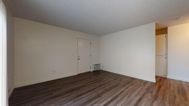 631 Blackshaw Ln in San Diego, CA - Building Photo - Building Photo