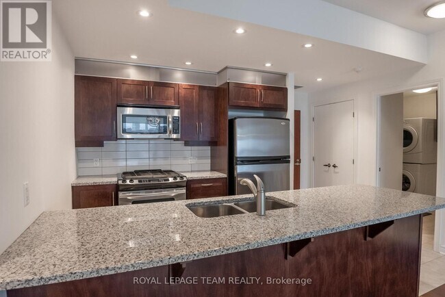 575-575 Byron Ave in Ottawa, ON - Building Photo - Building Photo