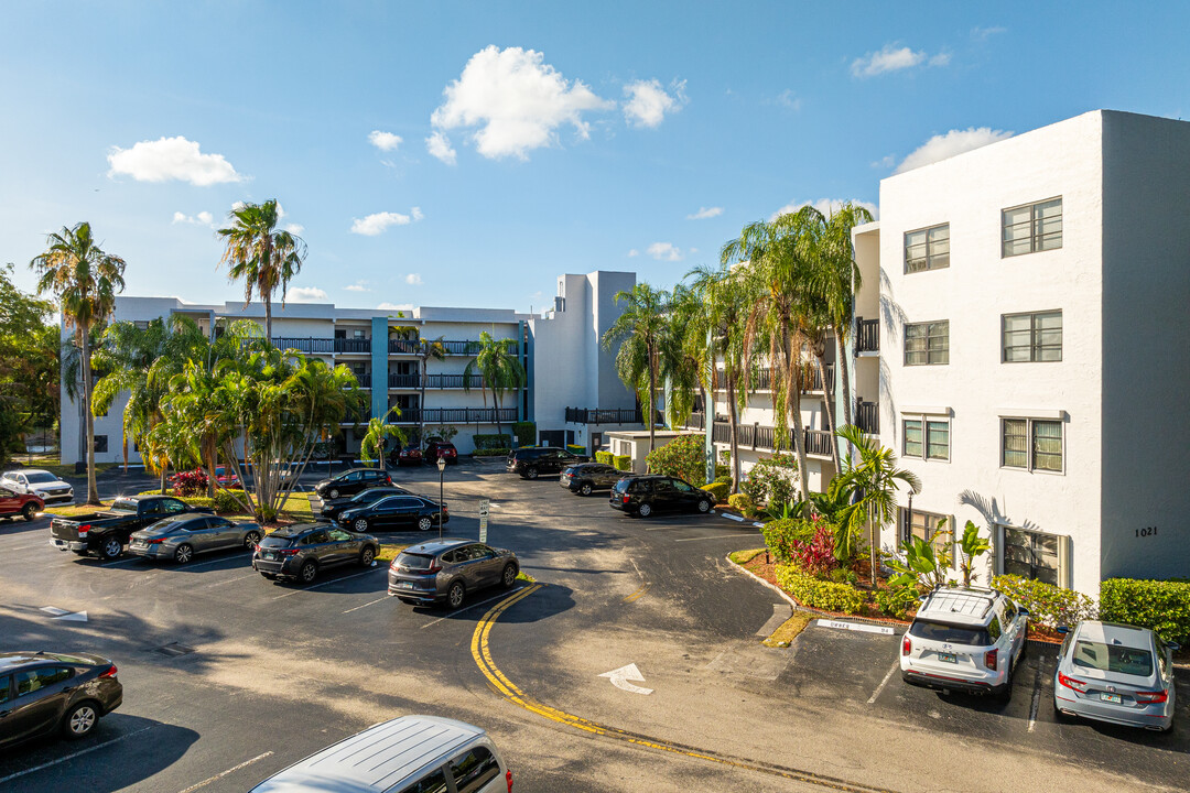 Manaranda Village in Plantation, FL - Building Photo