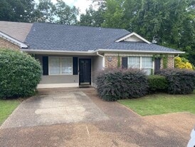3439 Wildewood Dr in Pelham, AL - Building Photo