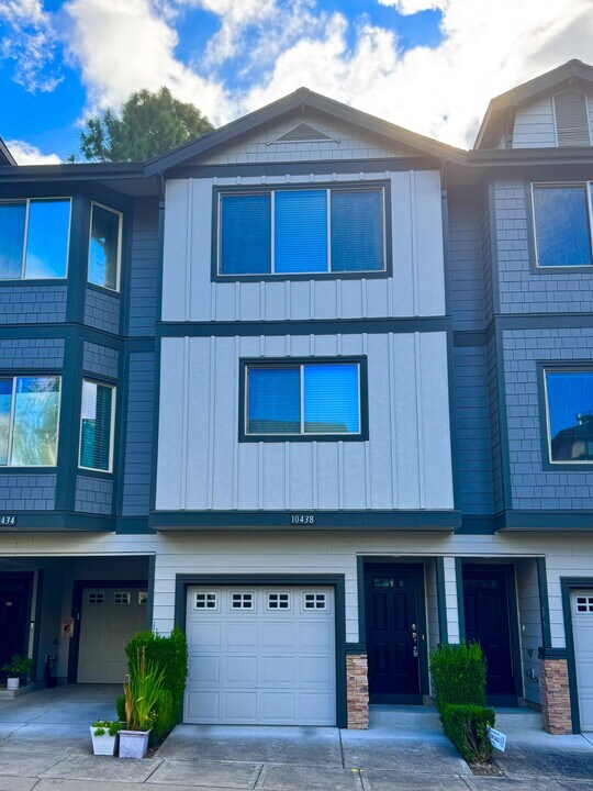 10438 SW Akilean Terrace in Tigard, OR - Building Photo
