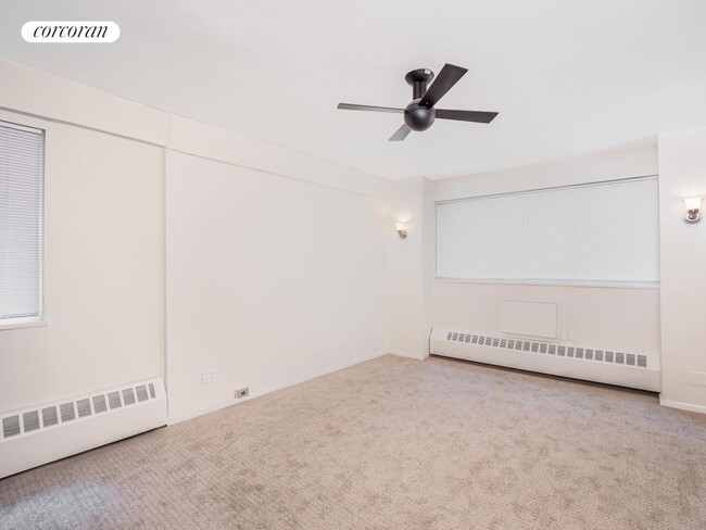 20 E 68th St in New York, NY - Building Photo - Building Photo
