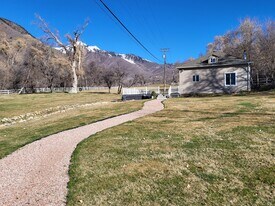 1406 S Bartholomew Canyon Dr in Springville, UT - Building Photo