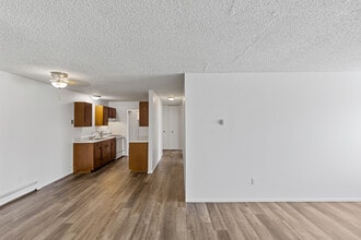 Carriage House Apartment in Albion, MI - Foto de edificio - Building Photo