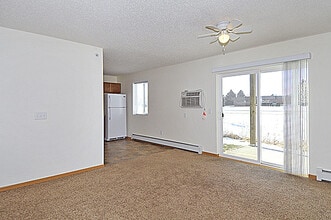 2310 Park Ave NW in Faribault, MN - Building Photo - Building Photo